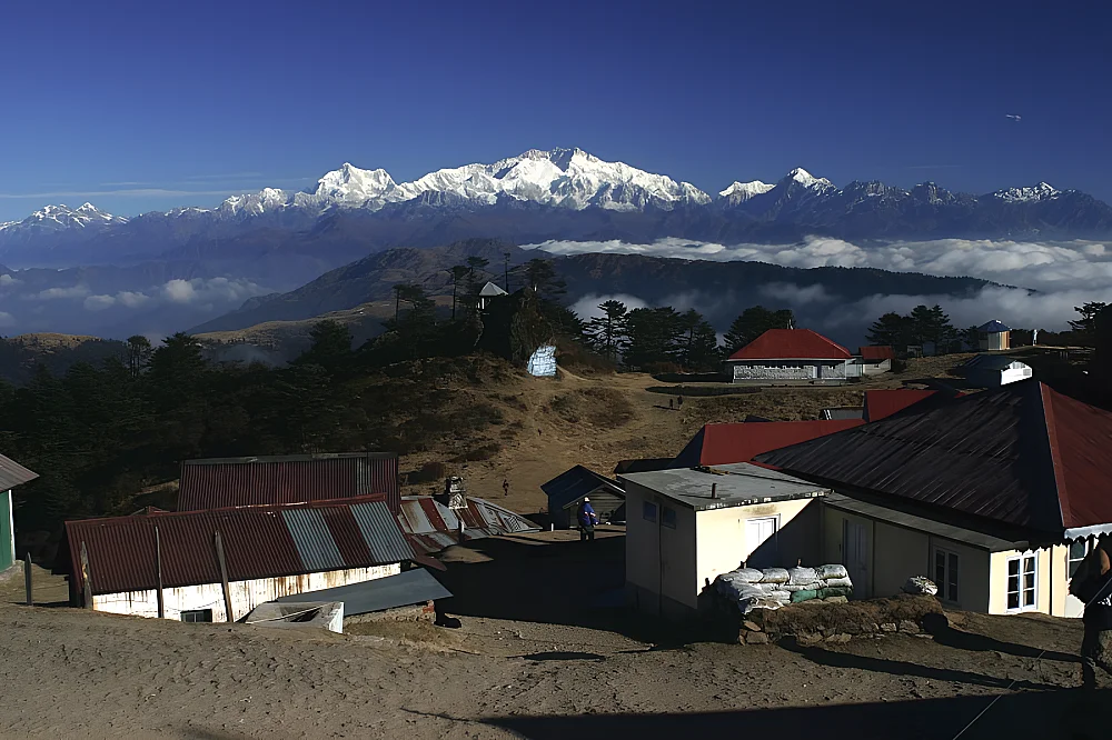 Singalila Range from Phalut (PC: Anirban Biswas https://flickr.com/photos/anirbanbiswas/)